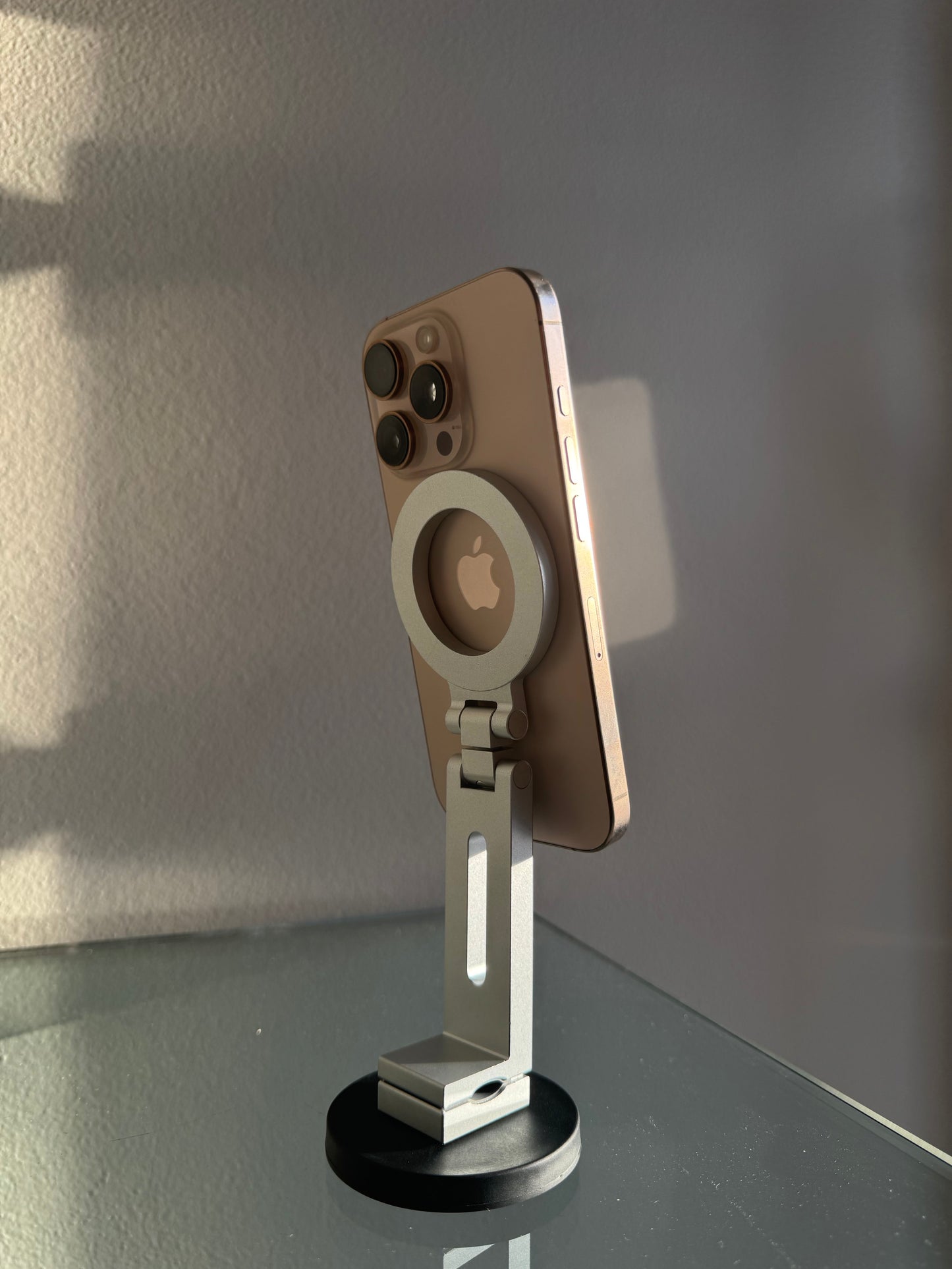 Bear Grip Magnetic Base